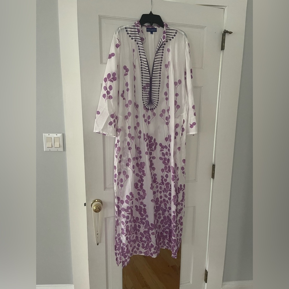 Ro’s Garden Purple and White caftan
